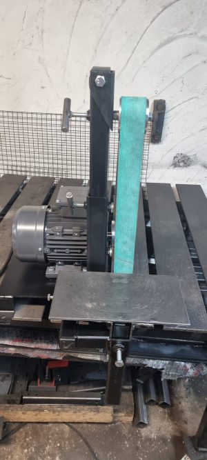 Complete 2x48in belt grinder with green sanding belt